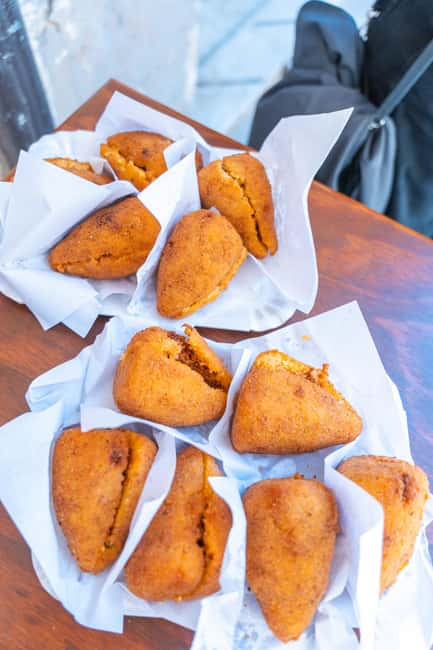 Syracuse: The Street Food Tour in Ortigia with a Local Guide - Logistics, Group Size, and Accessibility