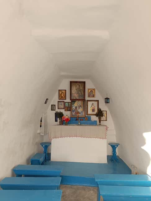 Syros: Countryside Hike with Wine Tasting in a Vineyard - Visiting Small Chapels and Historic Sites