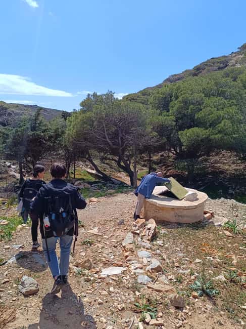 Syros: Hiking exploration in the untouched Apano Meria - Exploring Megas Lakos and Amerikanos Beach