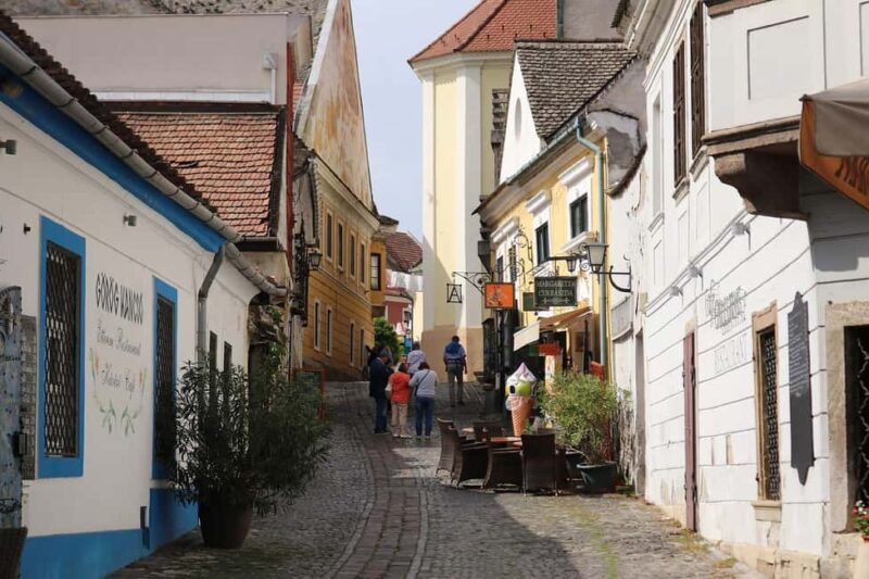 Szentendre: Private Tour to this baroque jewel - Discover Szentendres Artistic Village Atmosphere