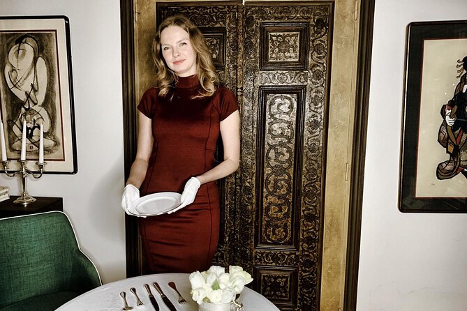 Table Manners a la française - Practical Skills for Confident Dining in France