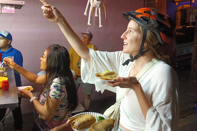 Taco Tour in Oaxaca : delicious street food by bike - The Role of the Local Guide, Daniel