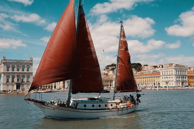 Tagus River - Private Tour on Vintage Sailboat - Key Points