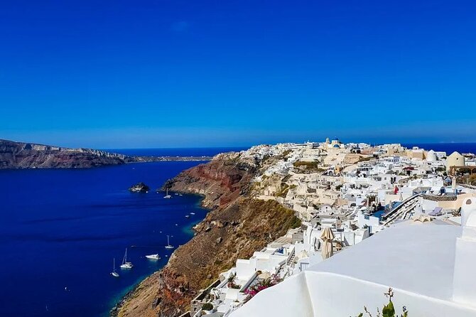 Tailormade Santorini island tour - Discover the Akrotiri Archaeological Site