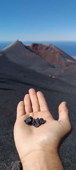 Tajogaite Volcano: the official route with a certified local guide - The Role of the Guides and Multilingual Service