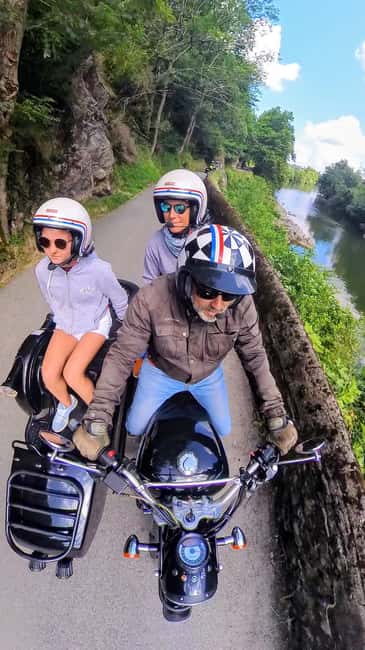 Take a ride in a vintage sidecar in Sare - Key Points