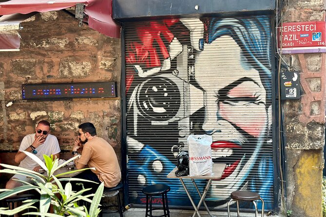 Taksim to Galata Walking Tour: Secret Passages & Local Hangouts - Visiting St. Antuan Kilisesi: The Largest Roman Catholic Church in Istanbul