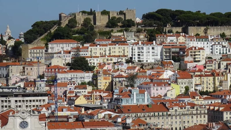 Tales of Lisbon: Private Walking Tour With Local Guide - Why This Tour Offers a Balance of History and Flexibility