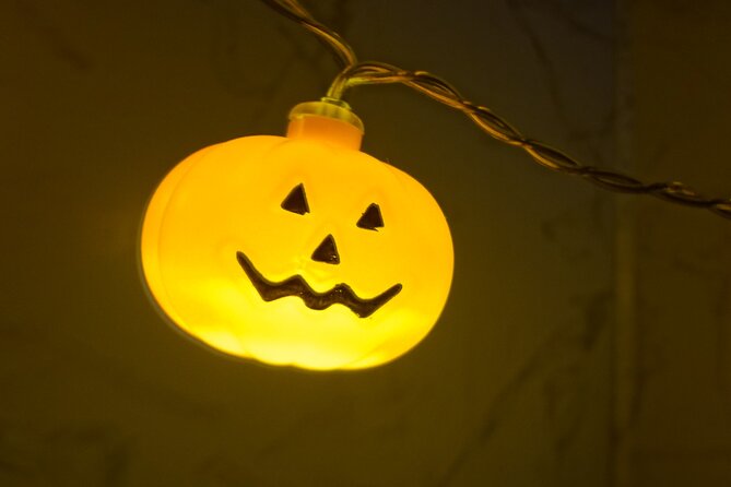 Tales of Salem Halloween Guided Walking Tour - Exploring Salem’s Witch Hysteria and Witchcraft Lore