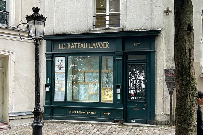 Tales & Tastes of Paris: A City Adventure by That's All Local - The Bust of Dalida at Place Dalida