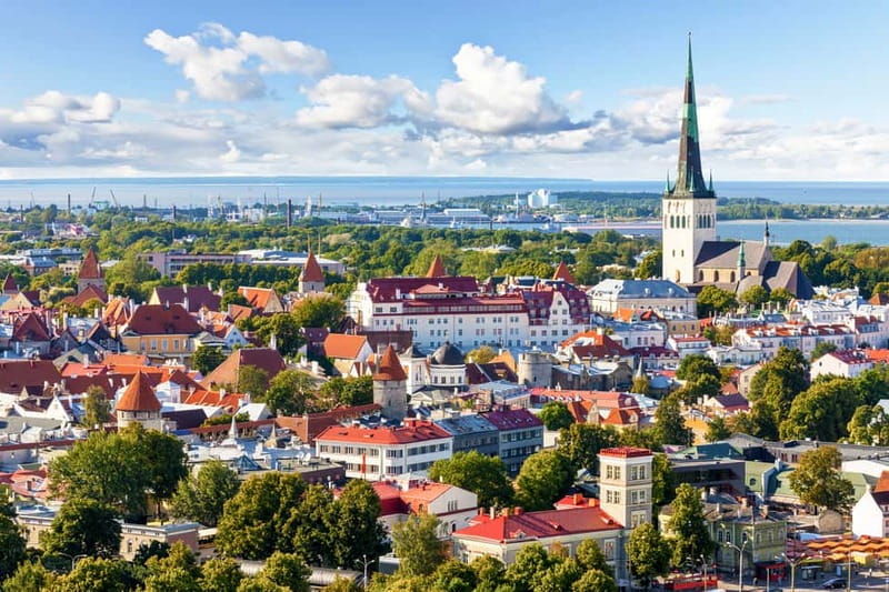 Tallinn: 1.5-Hour Old Town Walking Tour - Climbing Toompea Hill for Stunning Views