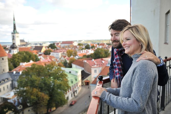 Tallinn 1 Hour Romantic Photo Tour - Key Points