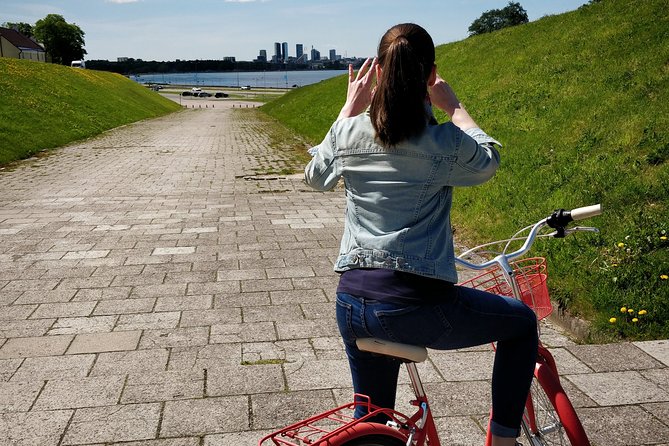 Tallinn Bike Tour with Electric Bikes - Explore Tallinn with Electric Bikes for a Comfortable and Informative Ride