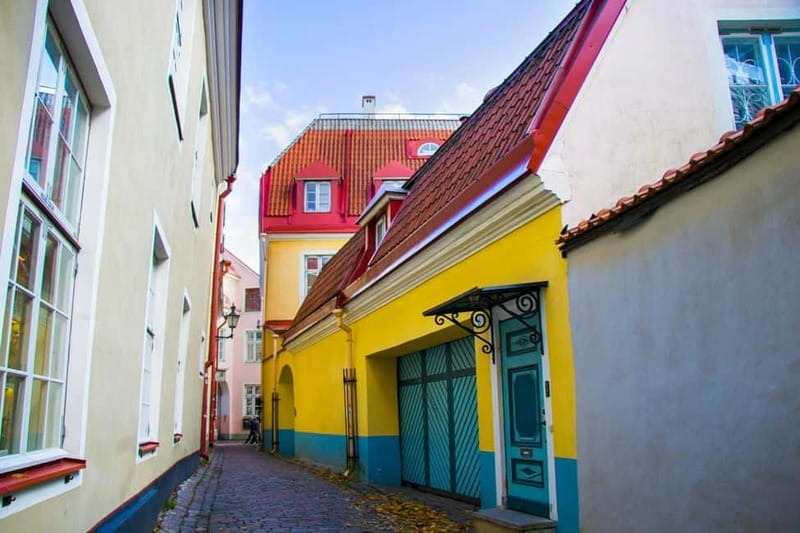 Tallinn: Capture the most Photogenic Spots with a Local - Key Points