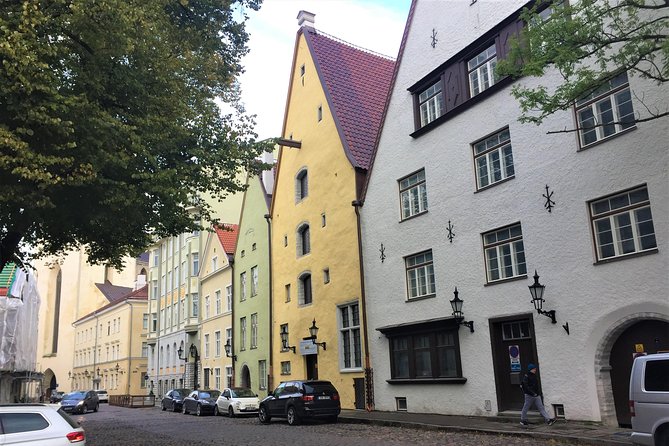 Tallinn Day Cruise from Helsinki - Visiting Toompea Hill and Castle