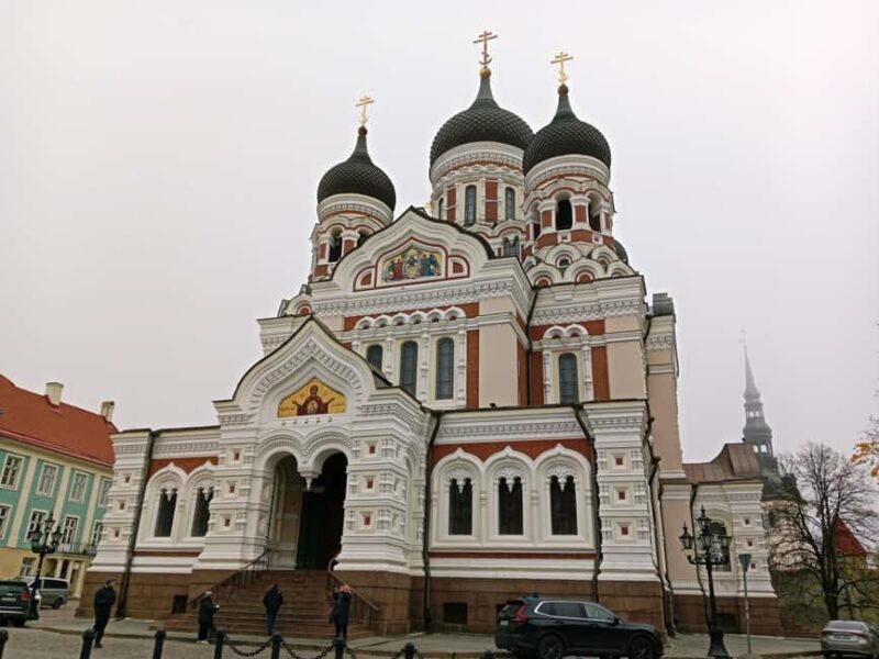 Tallinn Day Tour: Old Town Legends, Lunch & Modern Sights - Kadriorg Palace and Its Artistic Heritage