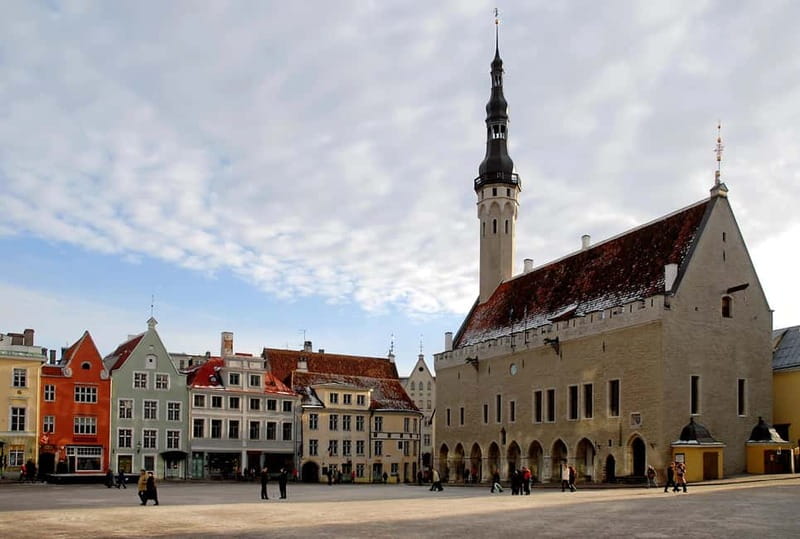 Tallinn: Guided Old Town Historical Walking Tour - Tallinn Old Town Tour: A Well-Rounded Introduction