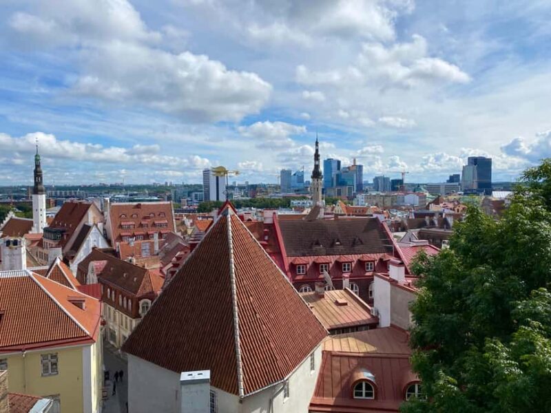 Tallinn: Old Town Evening Walking Tour with Organ Concert - The Danish King’s Garden: A Legendary Green Space