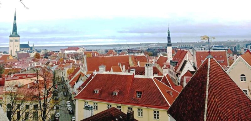 Tallinn: Old Town History and Legends Walking Tour - Exploring Tallinns Spiritual and Artistic Heritage