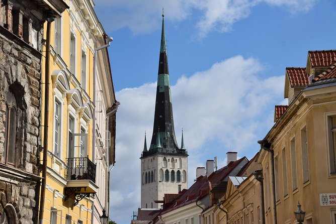 Tallinn Old Town Walking Tour - The Guide’s Style and Insights