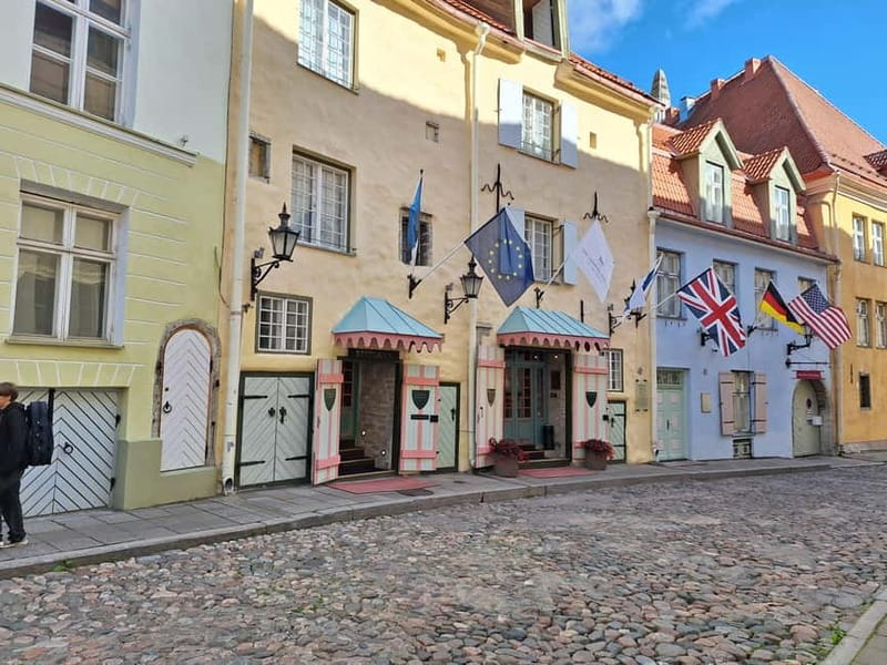 Tallinn: Private Guided Walking Tour of the Medieval City - Explore Tallinn’s Finest Medieval Streets and Squares
