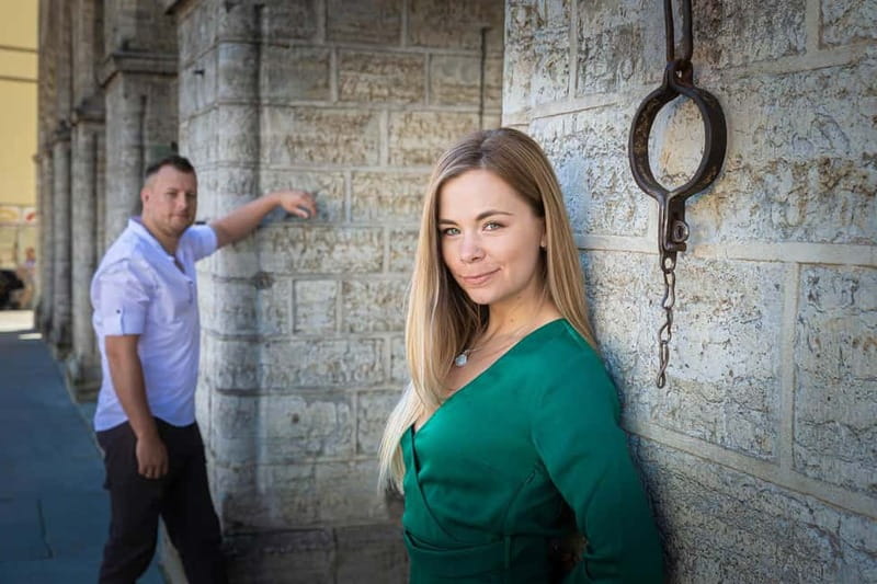 Tallinn Private Photoshoot Tour - Scenic Views from Viru Gate and Danish King’s Garden