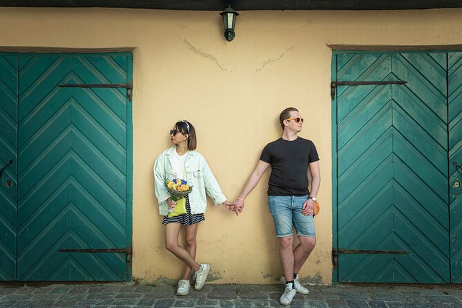 Tallinn Private Photoshoot Tour - Exploring Tallinn Old Town Square: Tallinna Raekoja Plats