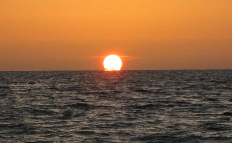 Tampa Bay: Private Sunset Cruise with Champaign or Wine - The Experience of Watching the Sun Set Over Tampa Bay