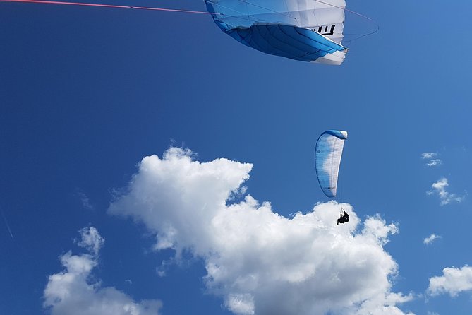 Tandem paragliding in the Stubai Valley near Innsbruck - How the Tour Begins at Sonnenuhr Bergstation Elfer in Neustift
