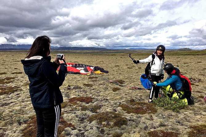 Tandem Paragliding over the Rugged Lava Fields at Blue Mountains - Key Points