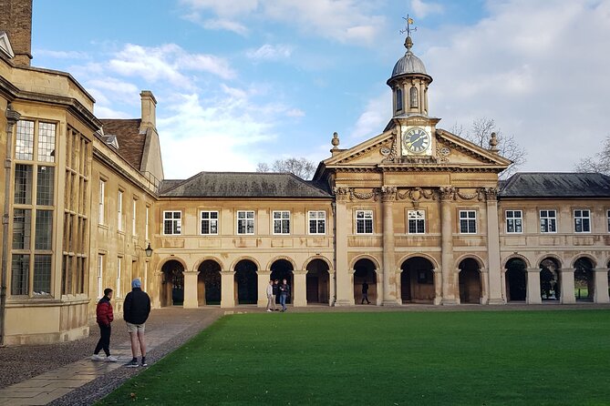 Tangential Cambridge: Private Walking Tour of Cambridge - Trinity College Gate and Student Tales