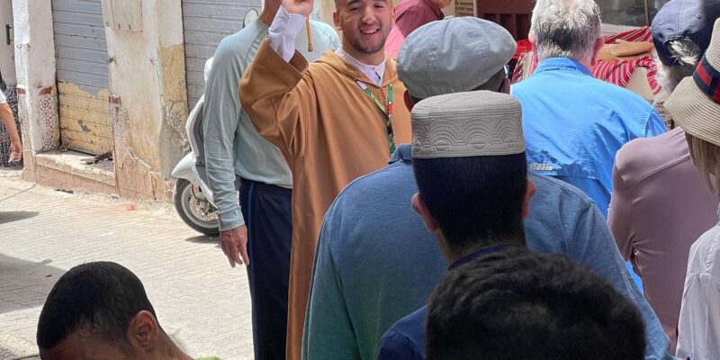 Tangier private luxury tour from Tarifa All inclusive - Exploring Tangier’s Vibrant Medina with a Professional Guide