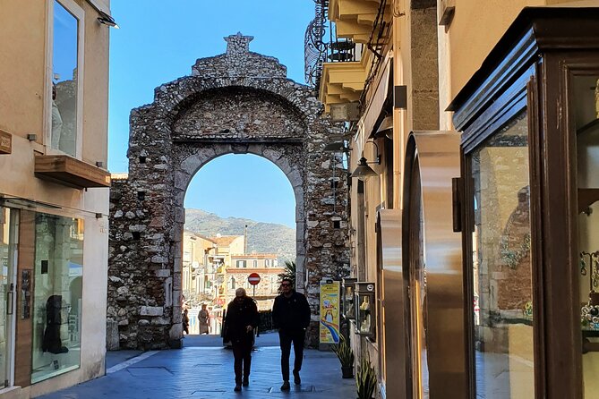 Taormina: A Self-Guided Audio Tour of Sicilys Hilltop Town - Strolling Along Corso Umberto – Taormina’s Main Pedestrian Street