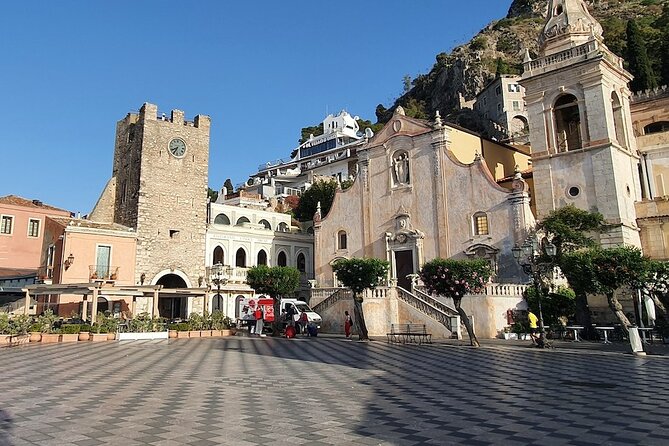 Taormina: A Self-Guided Audio Tour of Sicilys Hilltop Town - Exploring the Narrowest Street – Vicolo Stretto