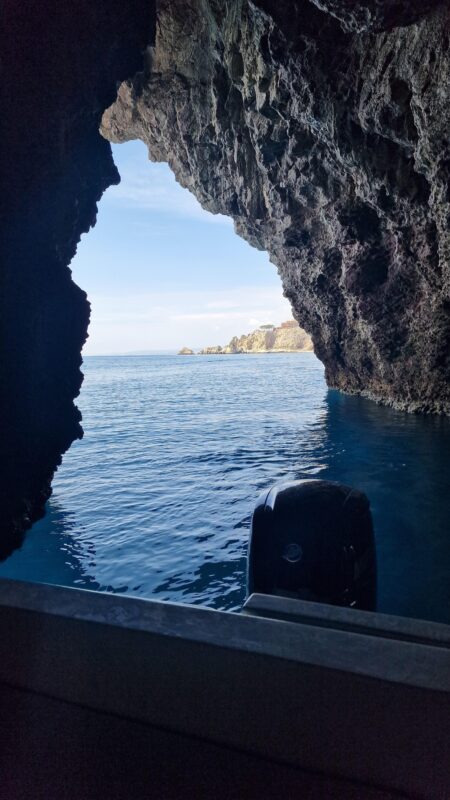 Taormina: Coastline Boat Tour with Aperitif and Snorkeling - Stops with Photo Opportunities and Sightseeing Highlights