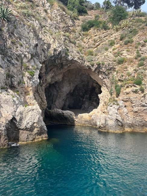 Taormina: Dolphin Tour and Sunset Aperitif Boat Tour - Experience Level and Suitability