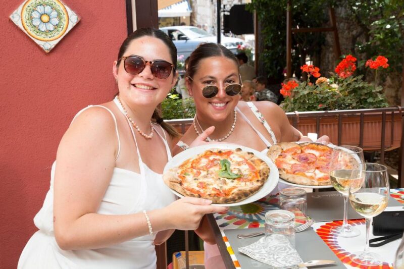 Taormina Pizza making class - The Friendly and Knowledgeable Guides