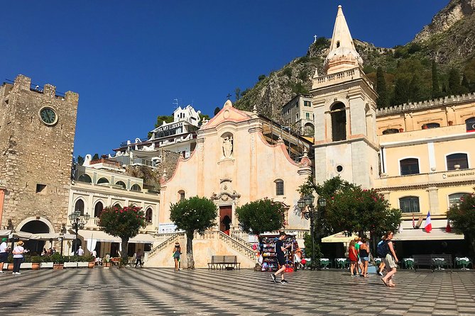 Taormina Private Walking Tour - Tour Stops at the Roman Odeon and Baroque Fountains