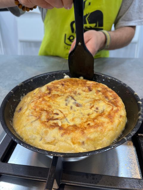 Tapas Class! Authentic Spanish tapas and Sangría! - Meeting Point and Duration