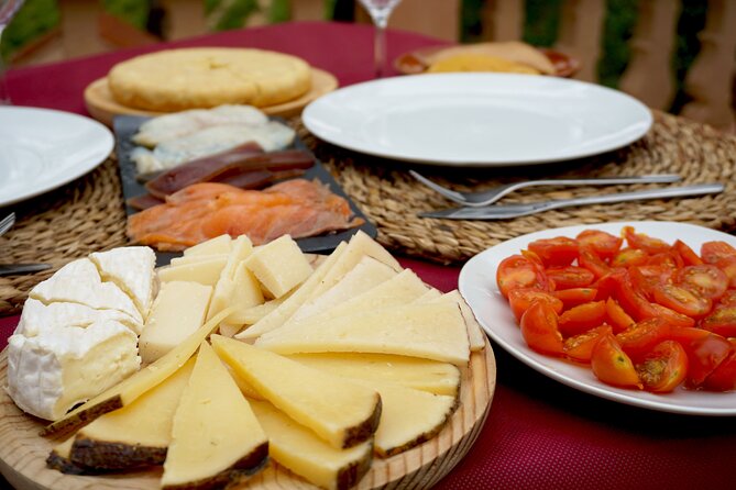 Tapas in the vineyards - Wine Tasting Highlights at Each Winery