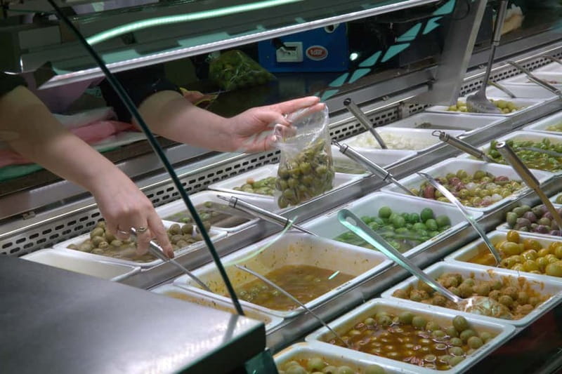 Tapas tour in Gracia quarter: Food, drinks & modernist gems - Explore the Unique Charm of Gracia Through Food and Architecture