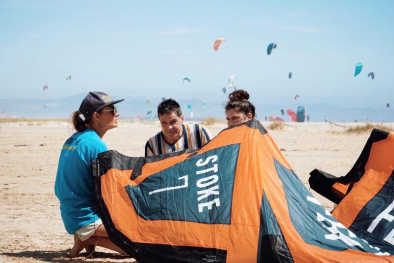 Tarifa: Private Kite lesson - Flexibility of Group Size and Languages Spoken