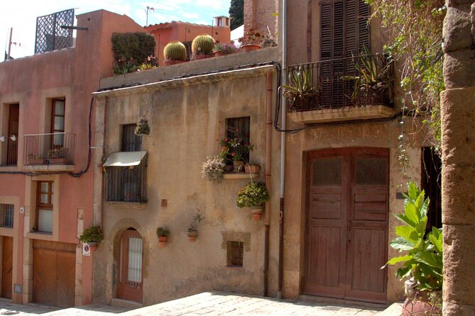 Tarragona Walking Tour: An Audio Guide to Tarraco - Central Tarragona: Civic Center and Roman Forum