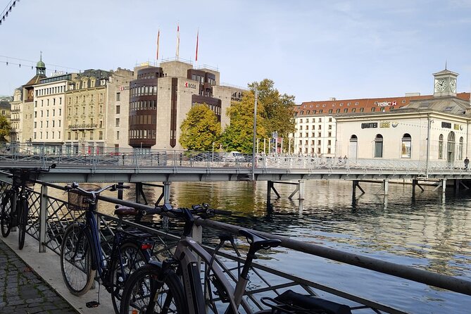 Taste Geneva A Full Food Tour of Swiss Flavors by Do Eat Better - Indulging in Swiss Hot Chocolate on Rue du Marché