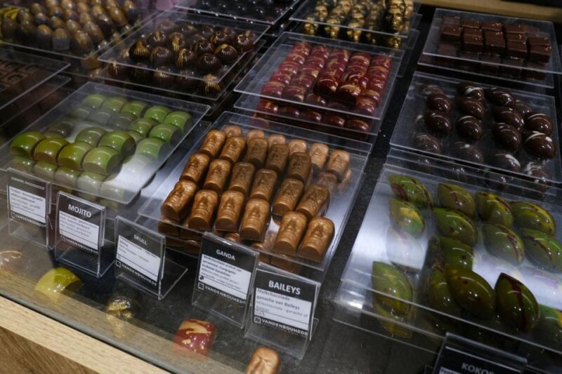 Taste of Ghent: A Private Chocolate Walking Tour - Guided Tour of Chocolaterie Vandenbouhede