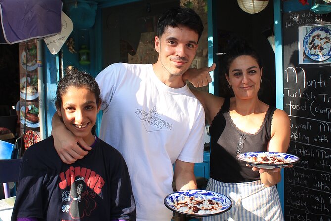 Taste of Istanbul - Navigating the Neighborhood and Meeting Local People