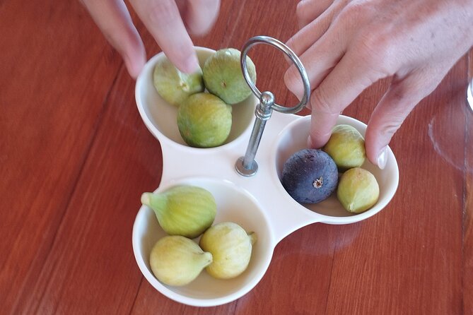 Taste of Korcula Tour (local produce tasting) - Tasting Local Honey and Learning About Its Production