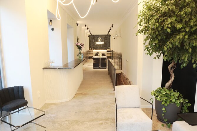 Taste of Spain: Tapas Cooking Class with Bottomless Wine Pairing - The Role of the Professional Chef and Friendly Atmosphere