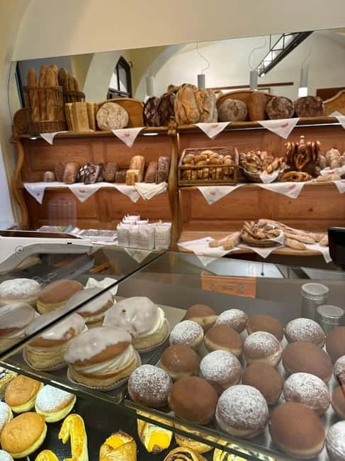 Taste of Vienna: The Ultimate Full Meal Austrian Food Tour - The Culinary Gem: A Local Restaurant for a Main Dish