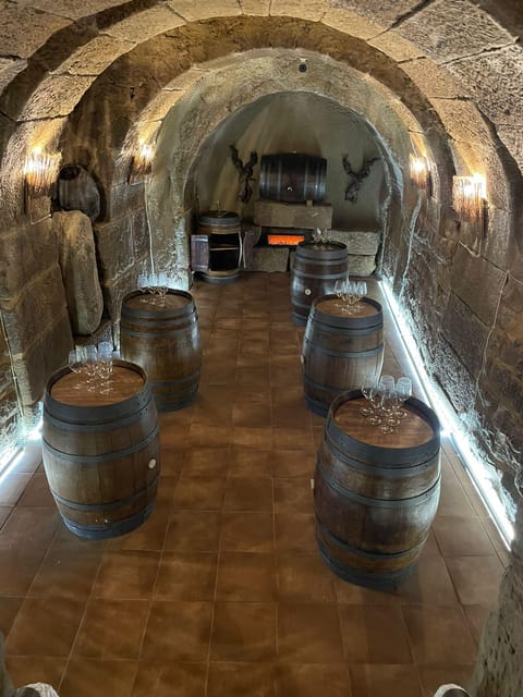 TASTING IN UNDERGROUND WINERY (DRAFT) - Meeting Point and Tour Logistics